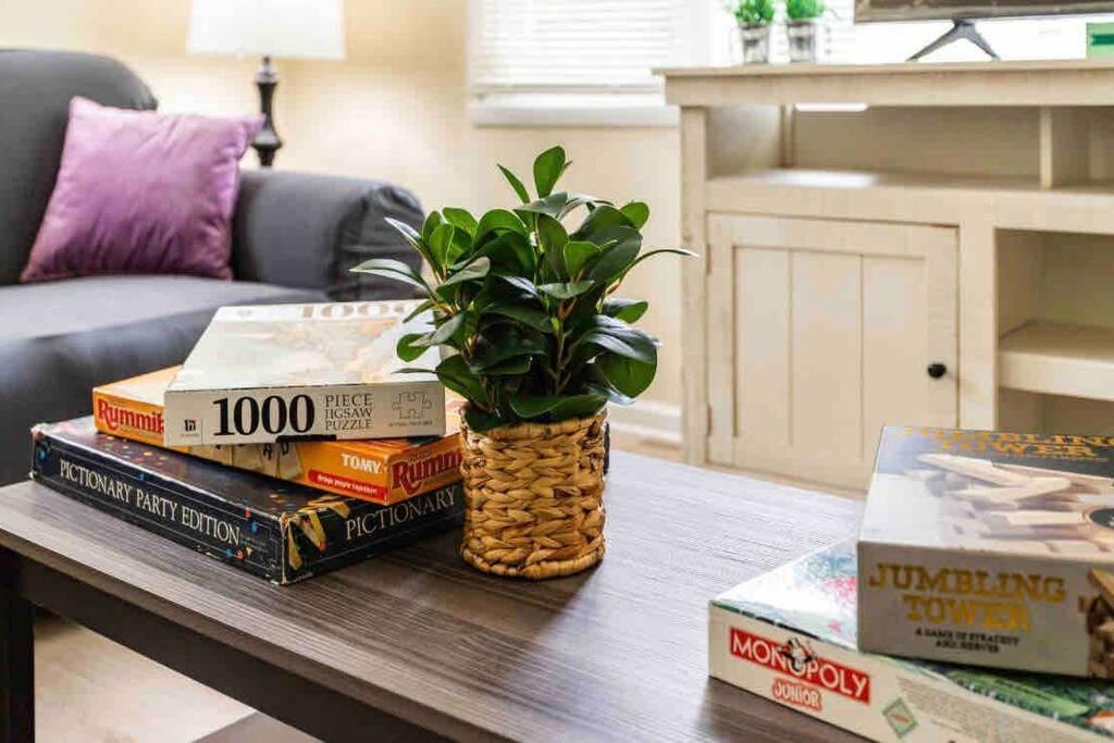 Holiday home ~cozy Home~ Steps To Rit By Uofr/airport/dwtn W/ac *