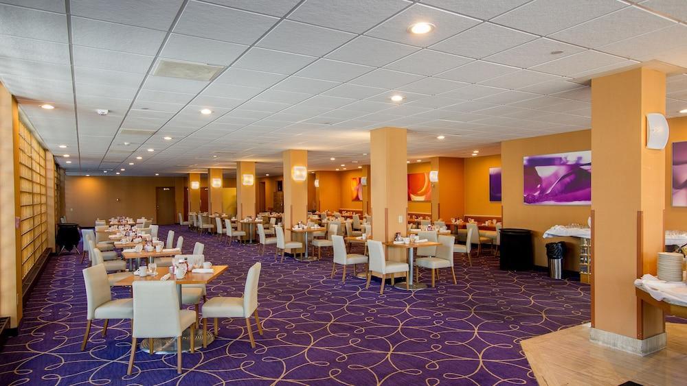 Wyndham Downtown Hotel 3*