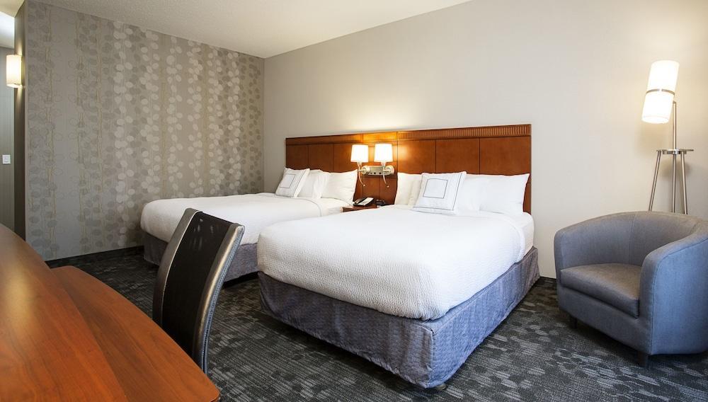 Courtyard By Marriott Brighton Hotel