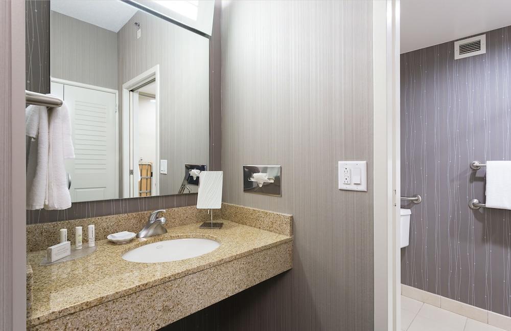 Hotel Courtyard By Marriott Brighton 3*
