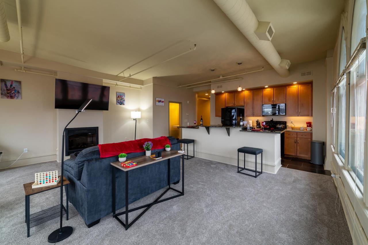 King Bed W/ Panoramic Views Of Dt! Apartment *