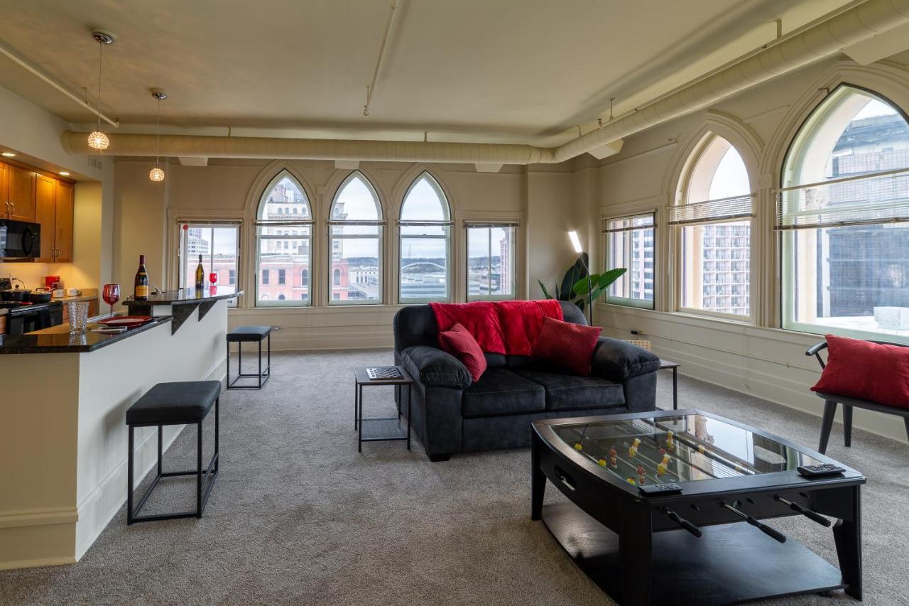 King Bed W/ Panoramic Views Of Dt! Apartment