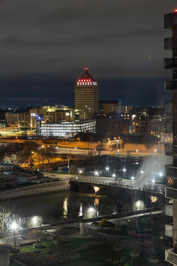 Apartment King Bed W/ Panoramic Views Of Dt! *