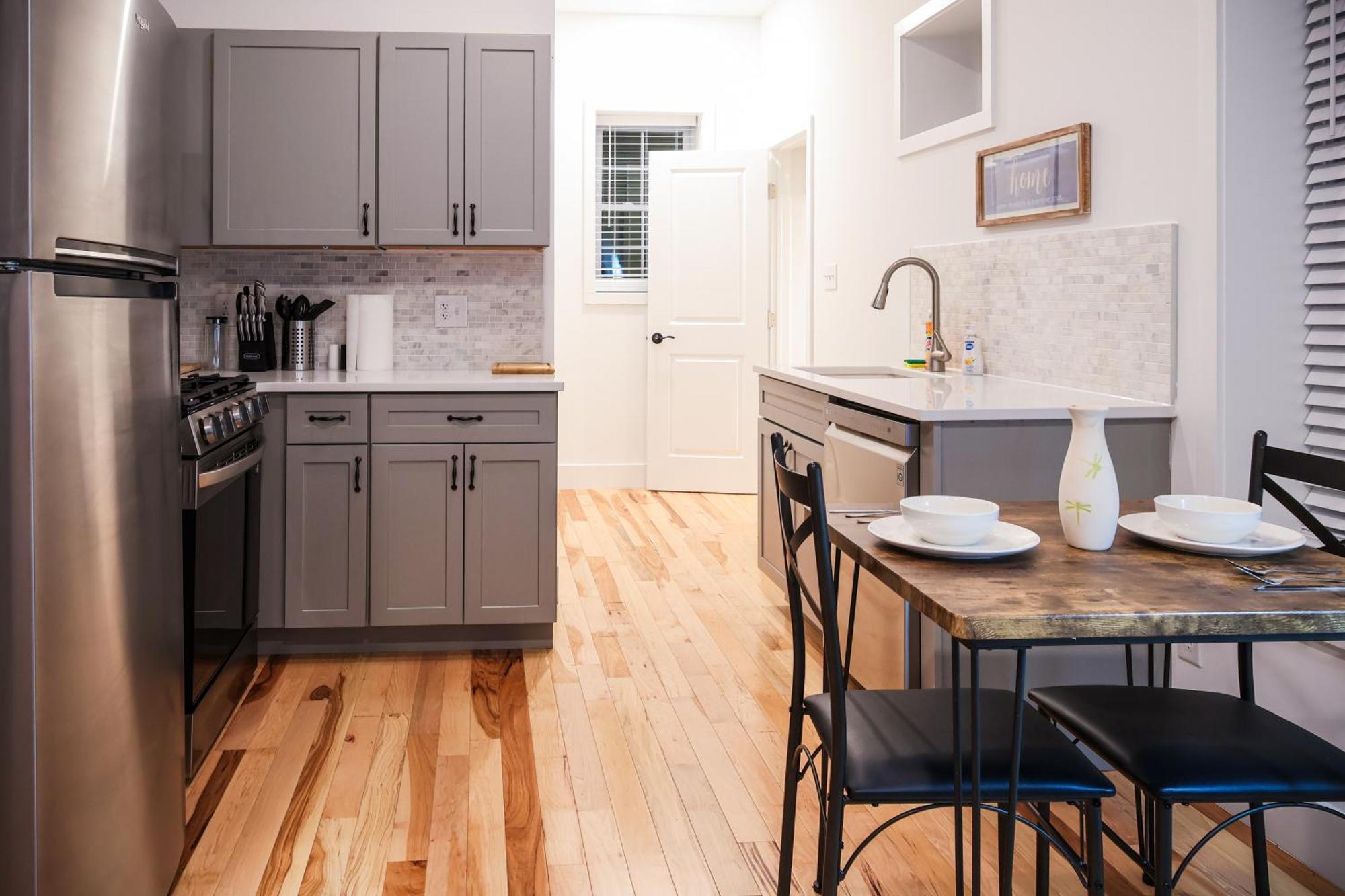 1bed-equippedkitchendttvhighfalls-wifi Apartment *