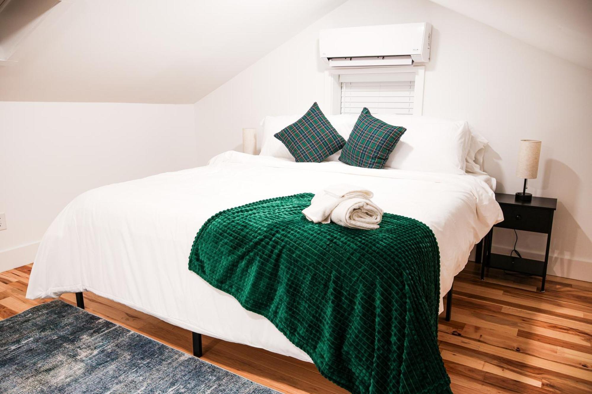 1bed-equippedkitchendttvhighfalls-wifi Apartment *