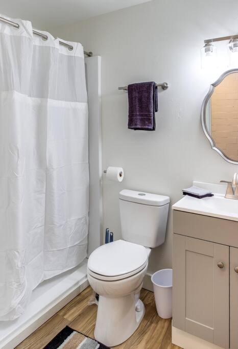 Apartment W/ King Bed Near Dwtd *