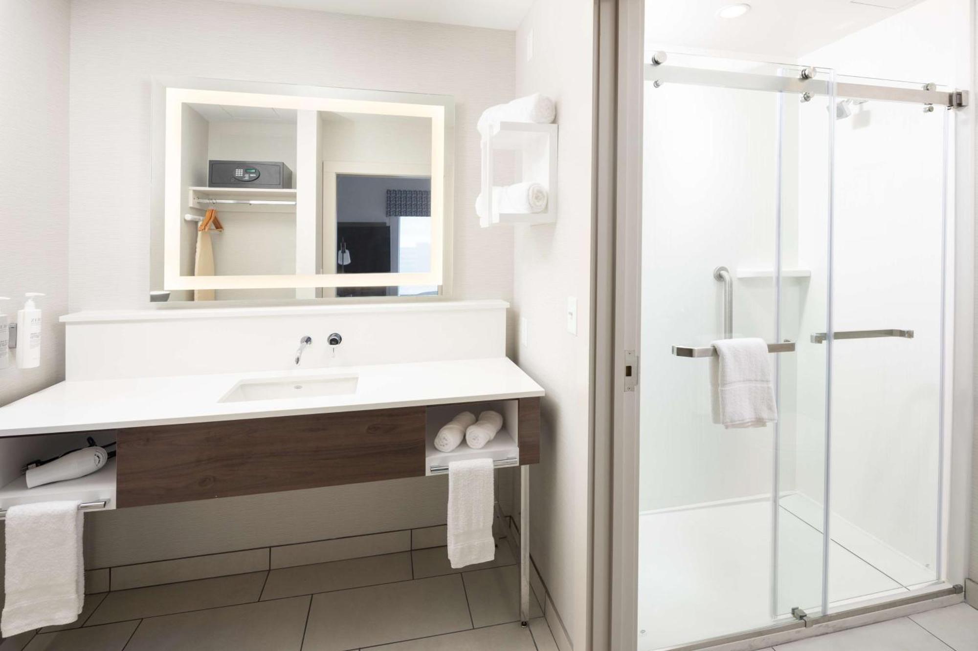 Hotel Hampton & Downtown Rochester