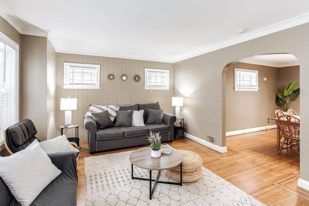 Spacious Steps To Strong/uofr By Airpt/dwtn /rit Holiday home