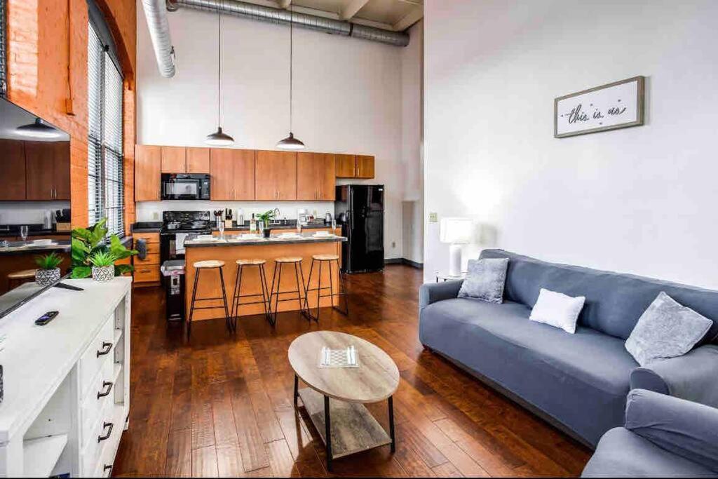 Ny Style Centric Loft With King Bed By Park Av * Rochester