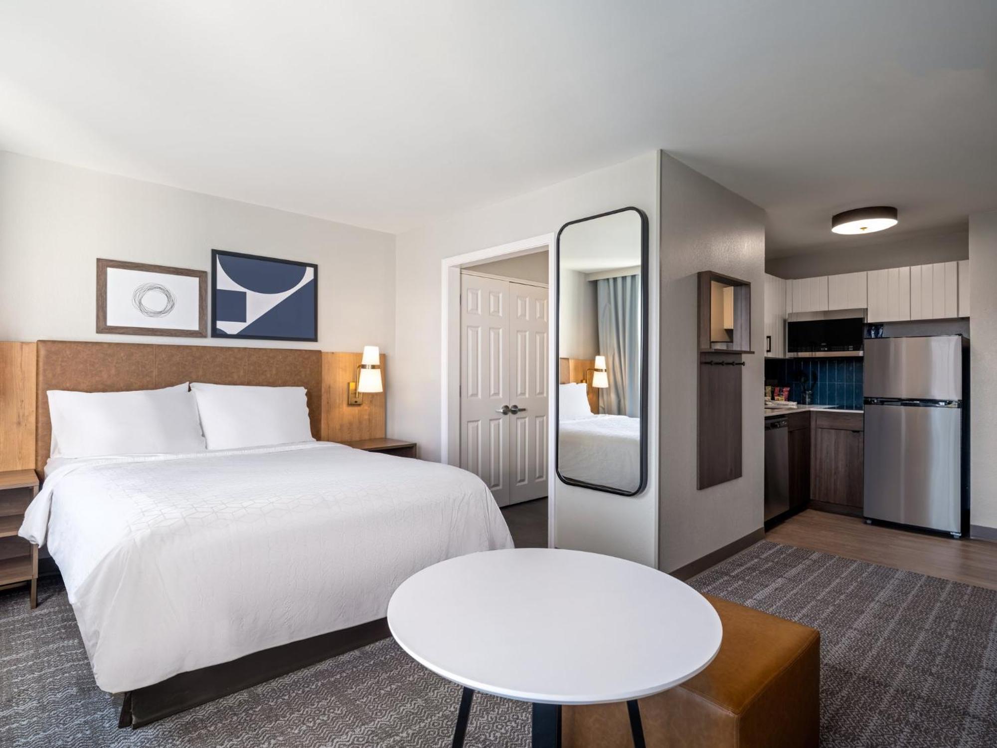 Staybridge By Ihg Hotel 3*