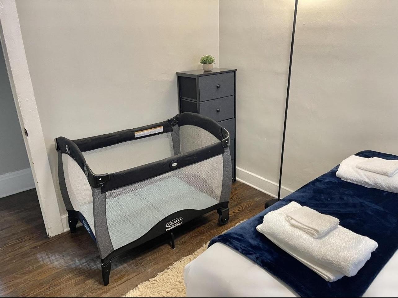 Apartment 3br With In-unit Laundry, Parking, Sound Bar *