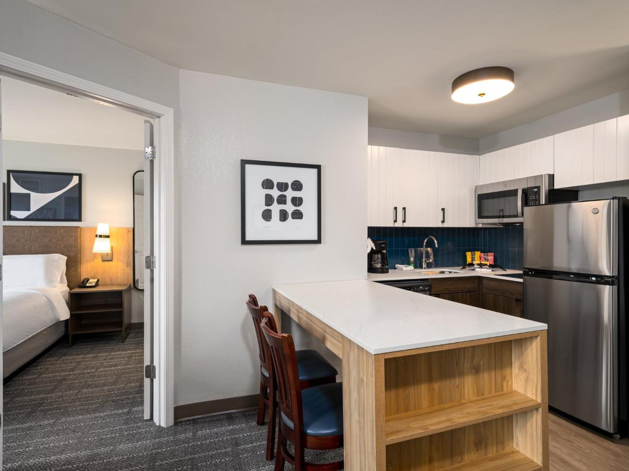 Hotel Staybridge By Ihg 3*