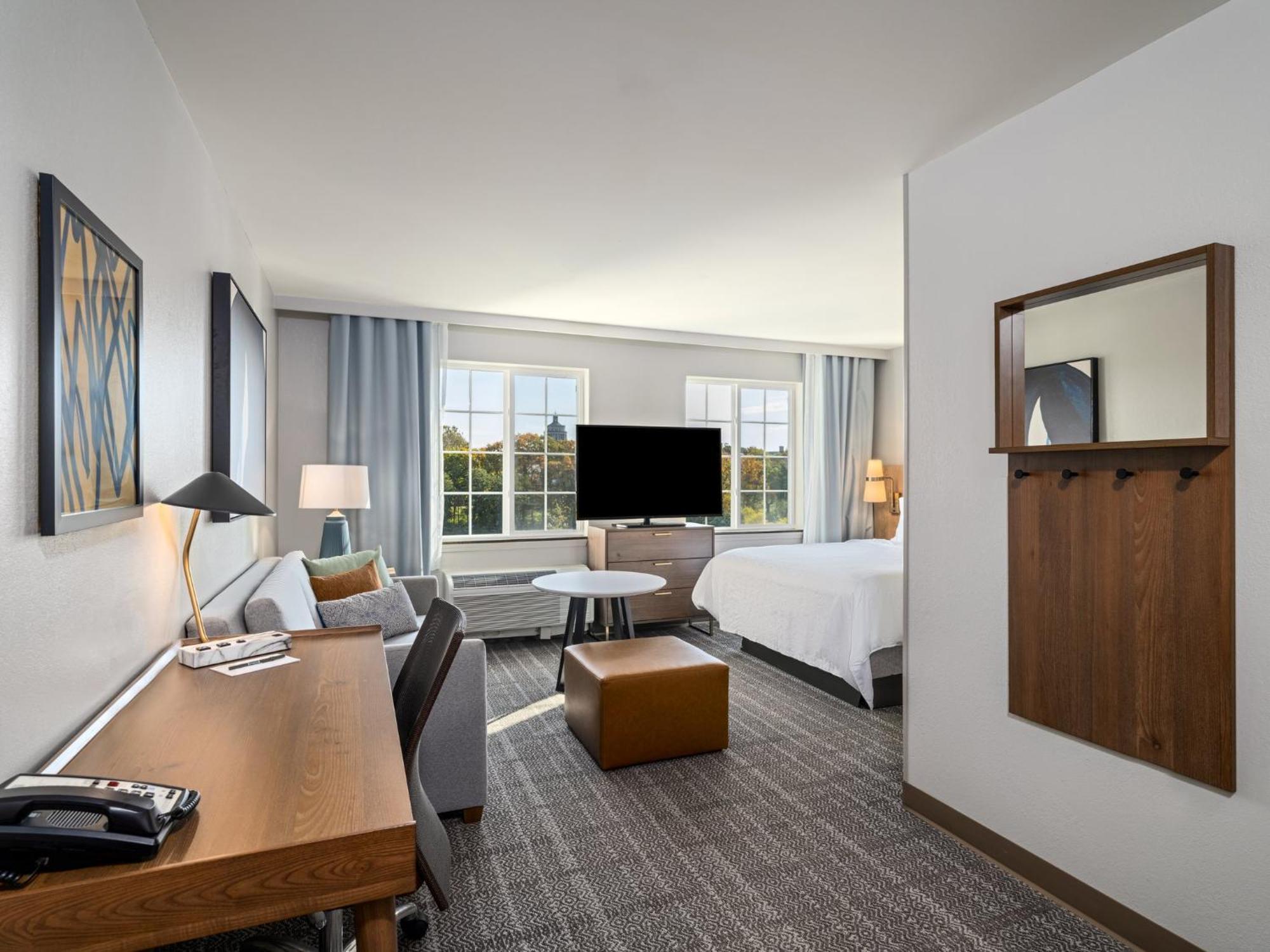 Staybridge By Ihg Hotel 3*
