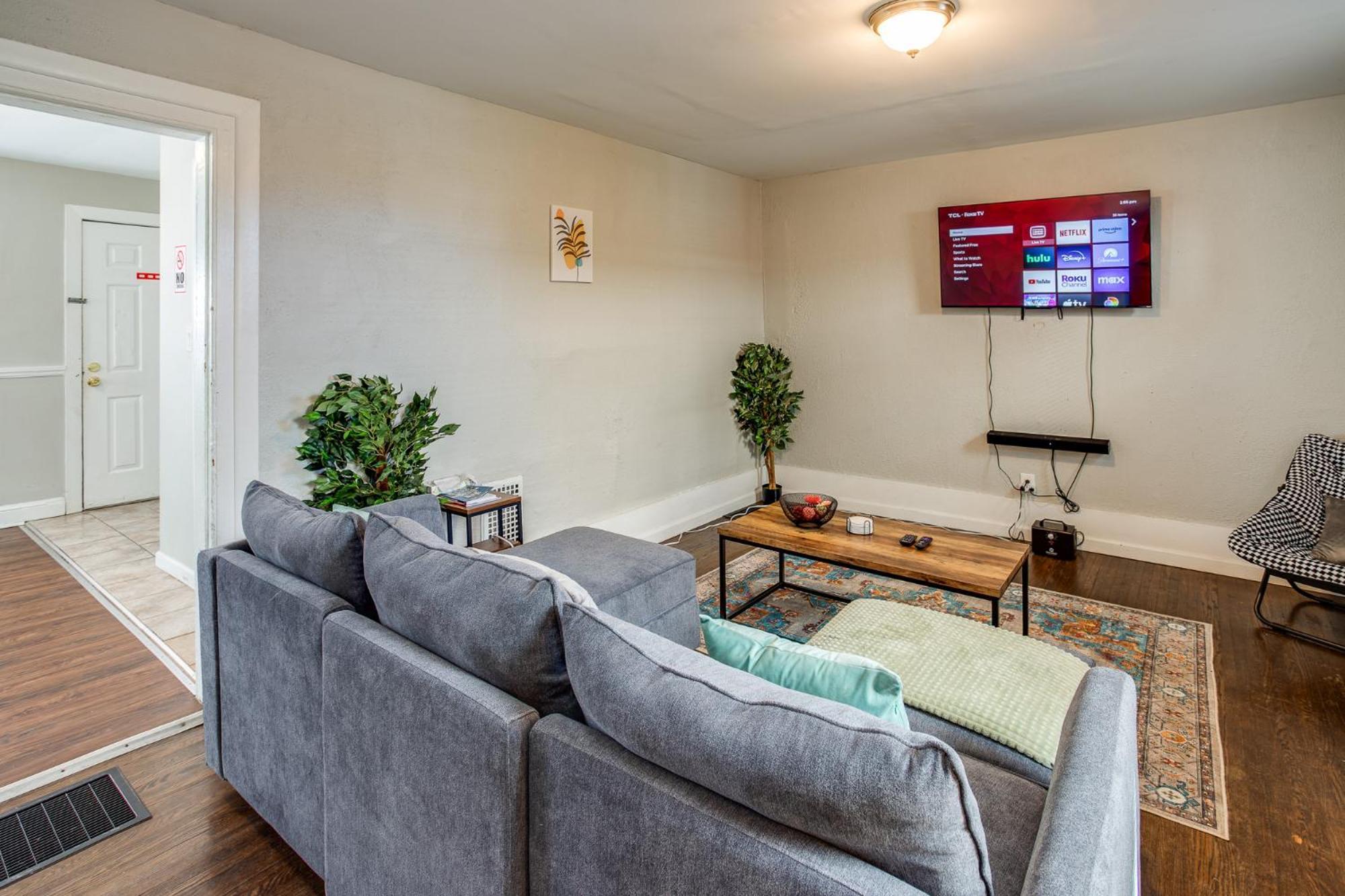 3br With In-unit Laundry, Parking, Sound Bar
