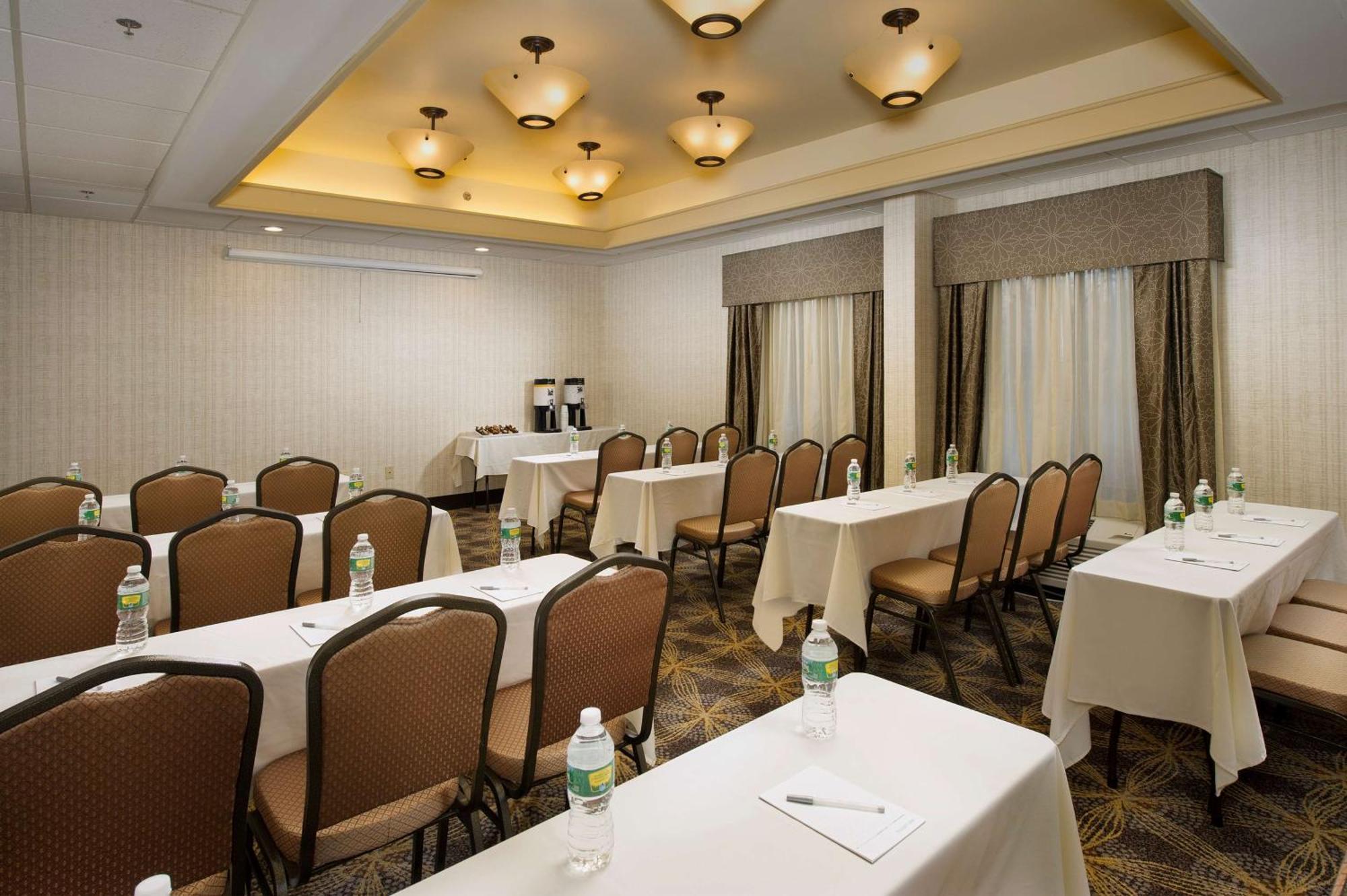 Hampton Greece Hotel Rochester