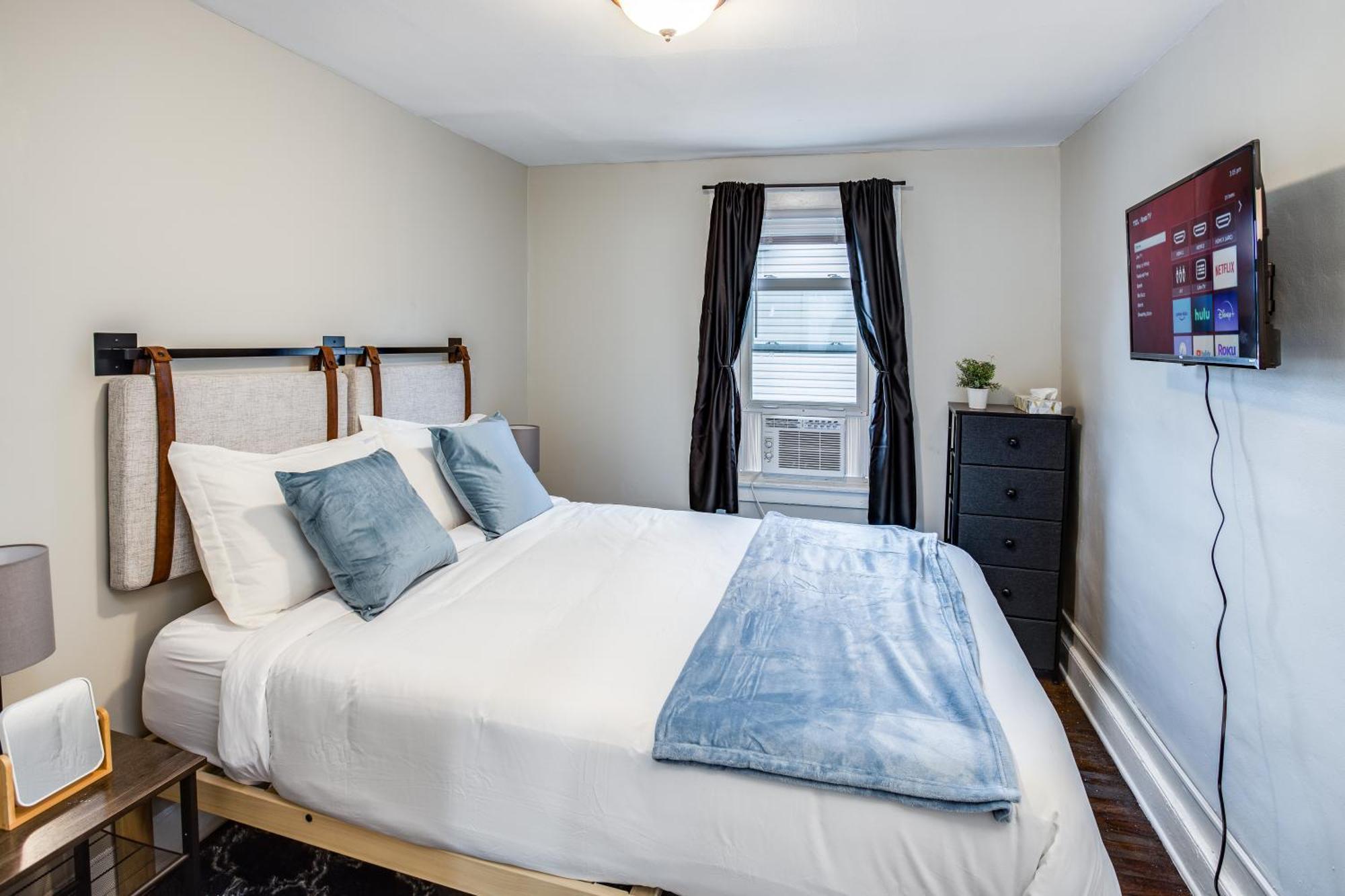 3br With In-unit Laundry, Parking, Sound Bar * Rochester