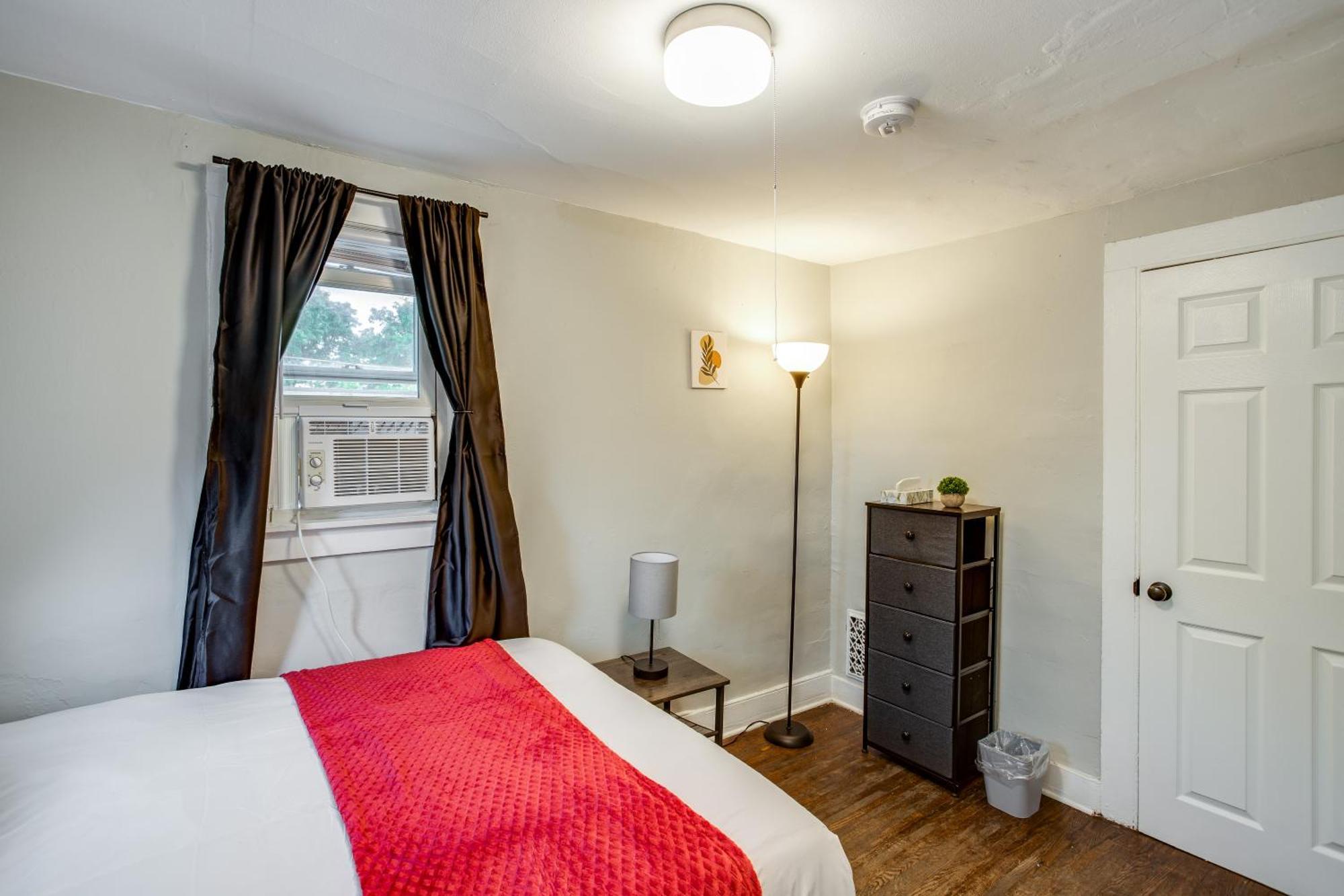 3br With In-unit Laundry, Parking, Sound Bar Apartment Rochester