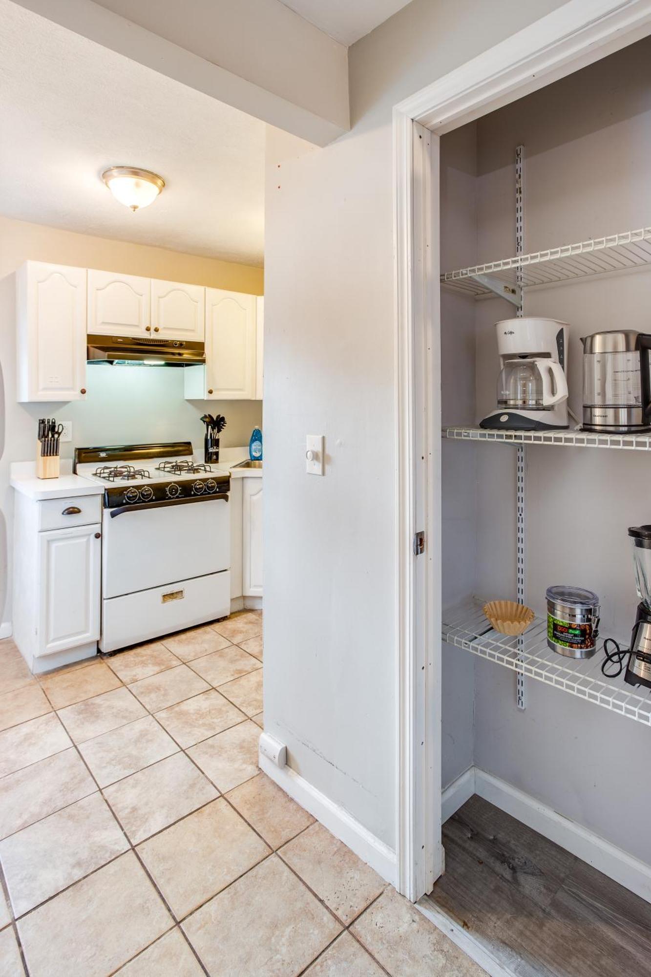 Apartment 3br With In-unit Laundry, Parking, Sound Bar Rochester