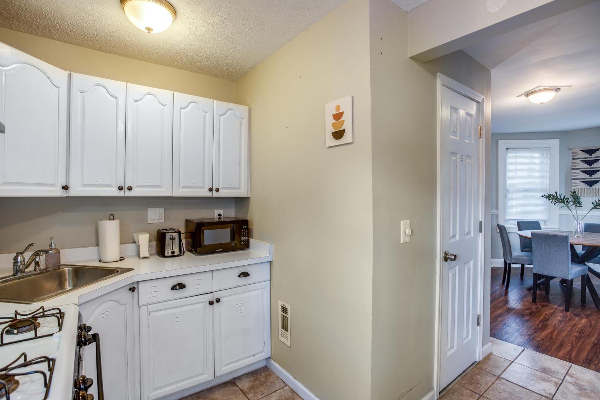 Apartment 3br With In-unit Laundry, Parking, Sound Bar *