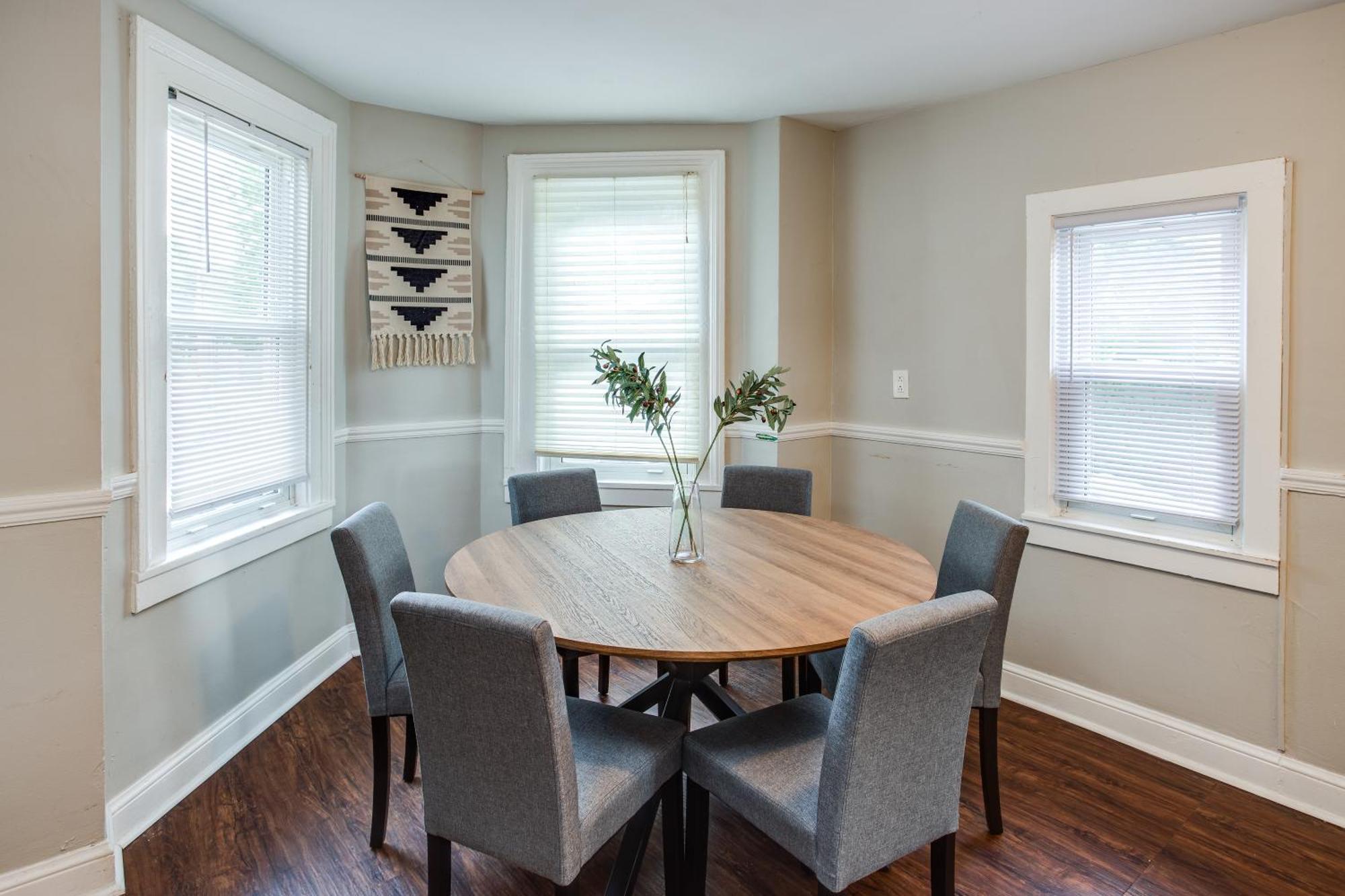 3br With In-unit Laundry, Parking, Sound Bar * Rochester