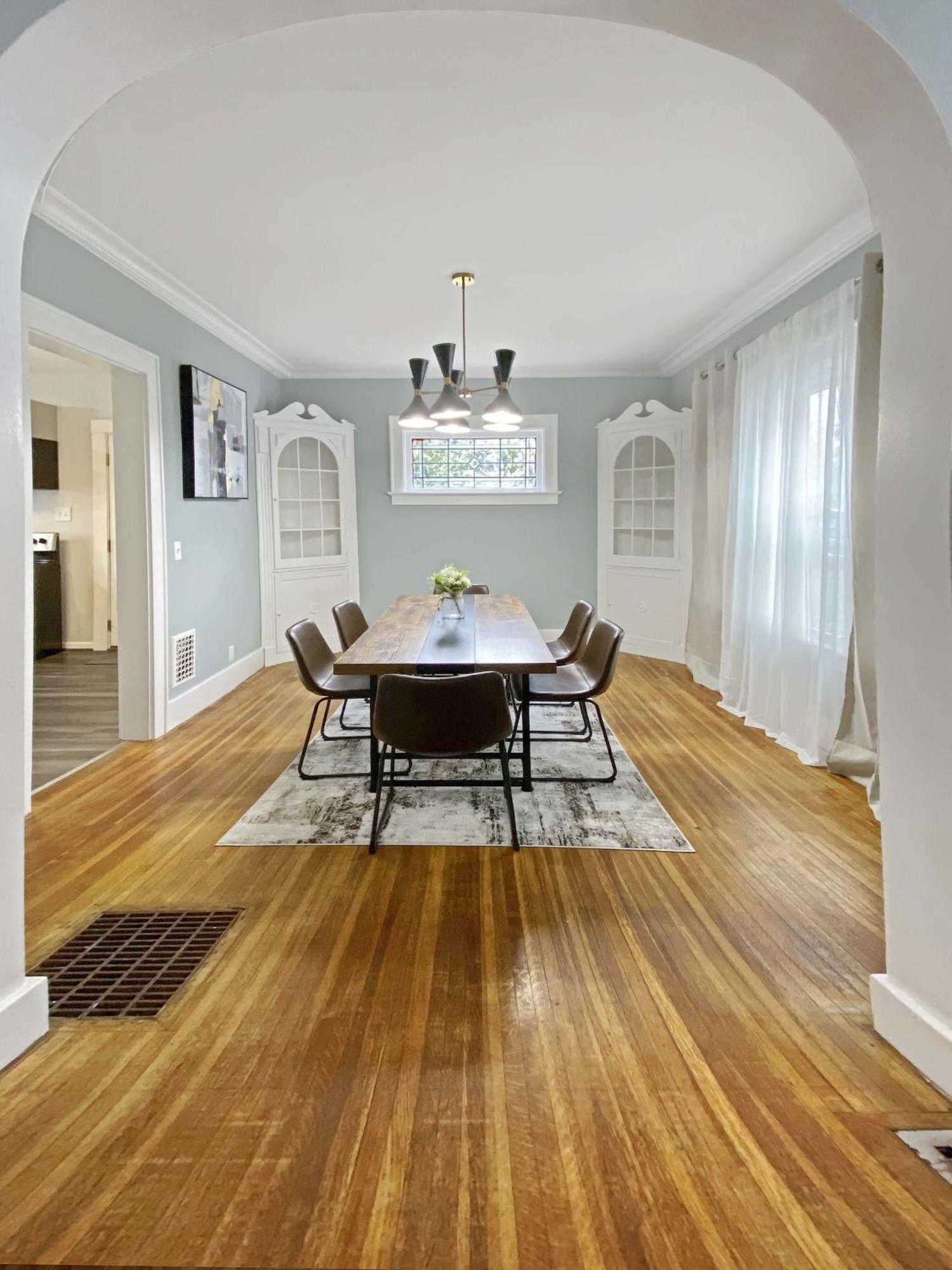Lux 3br, Steps From Airport, U Of R & Grocery Stores * Rochester