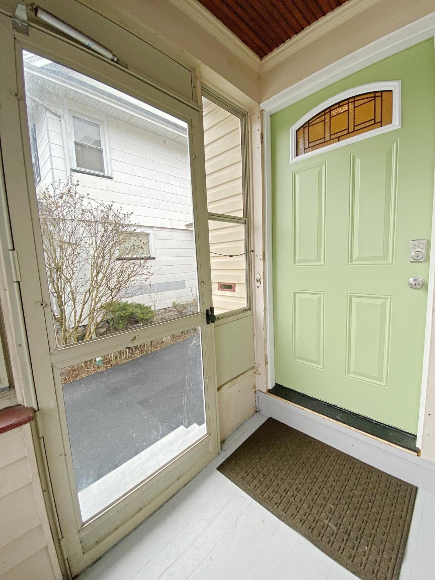 Lux 3br, Steps From Airport, U Of R & Grocery Stores *