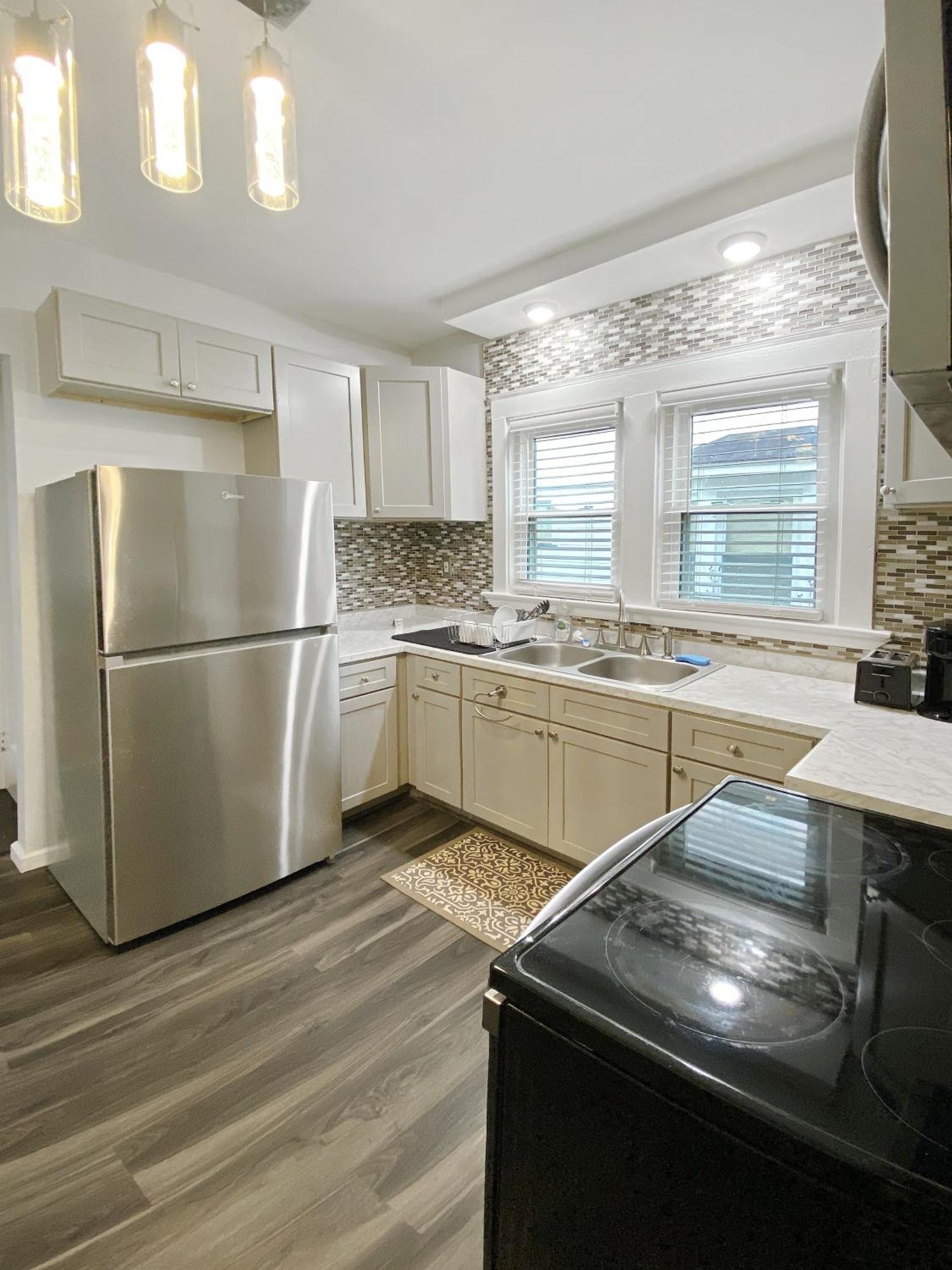 Lux 3br, Steps From Airport, U Of R & Grocery Stores Rochester
