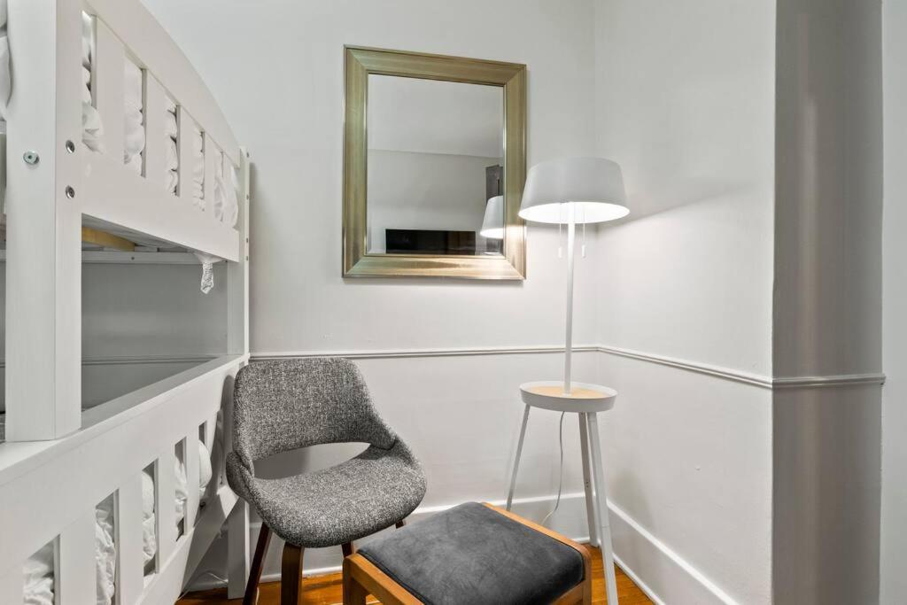 Gem: 3br Near All! Holiday home *