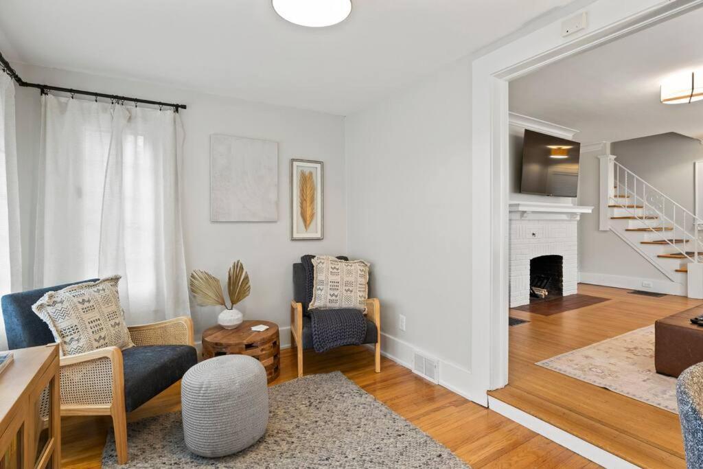 Gem: 3br Near All! Holiday home *
