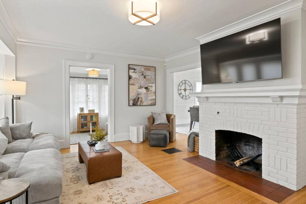 Gem: 3br Near All! *