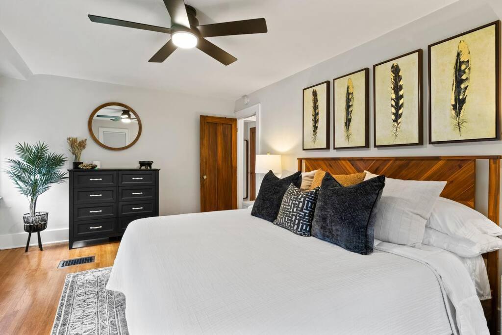 Gem: 3br Near All! Holiday home *