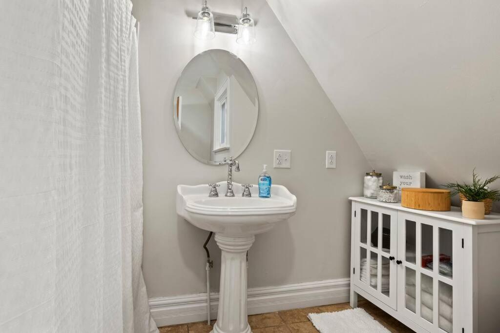 Holiday home Gem: 3br Near All! Rochester