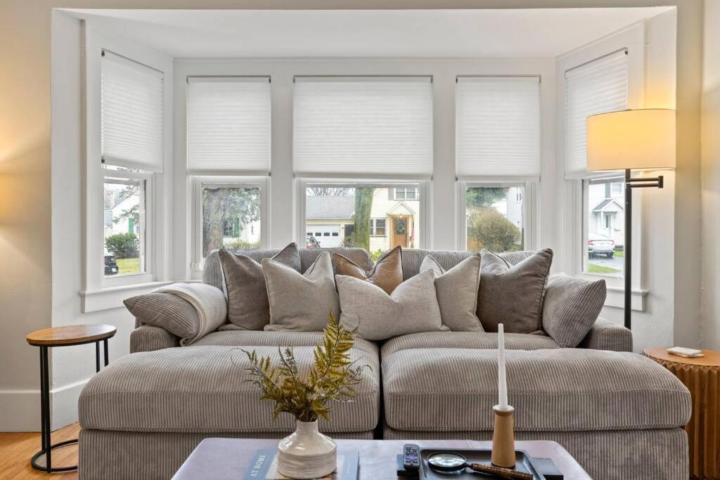 Holiday home Gem: 3br Near All!