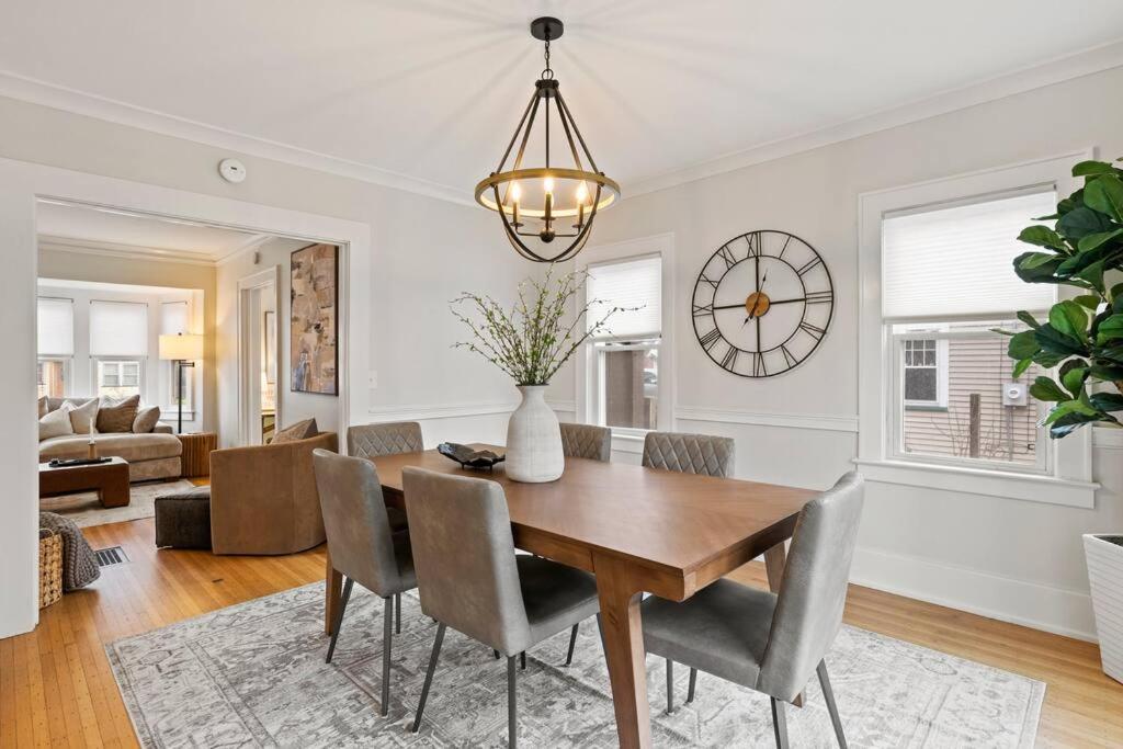 Holiday home Gem: 3br Near All! *