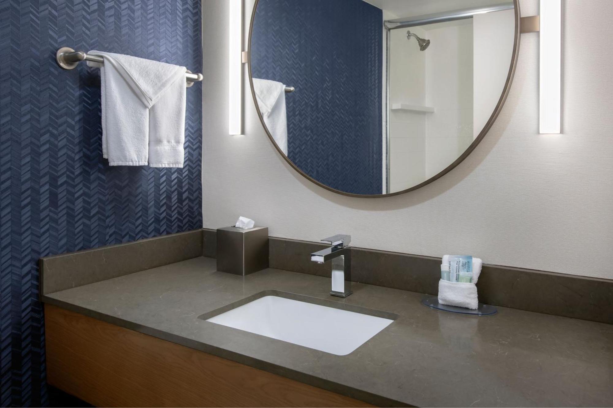 Hotel Fairfield Airport Rochester
