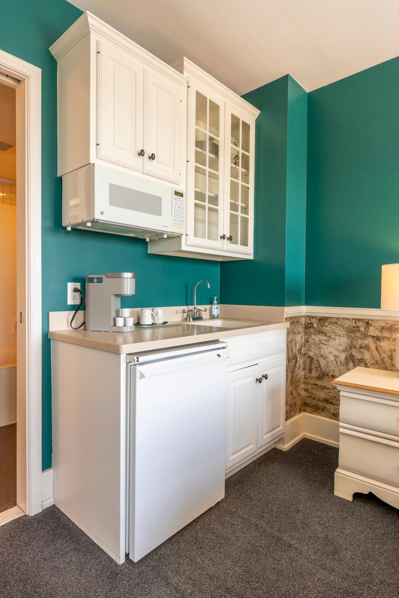 On Broadway Inn 4*