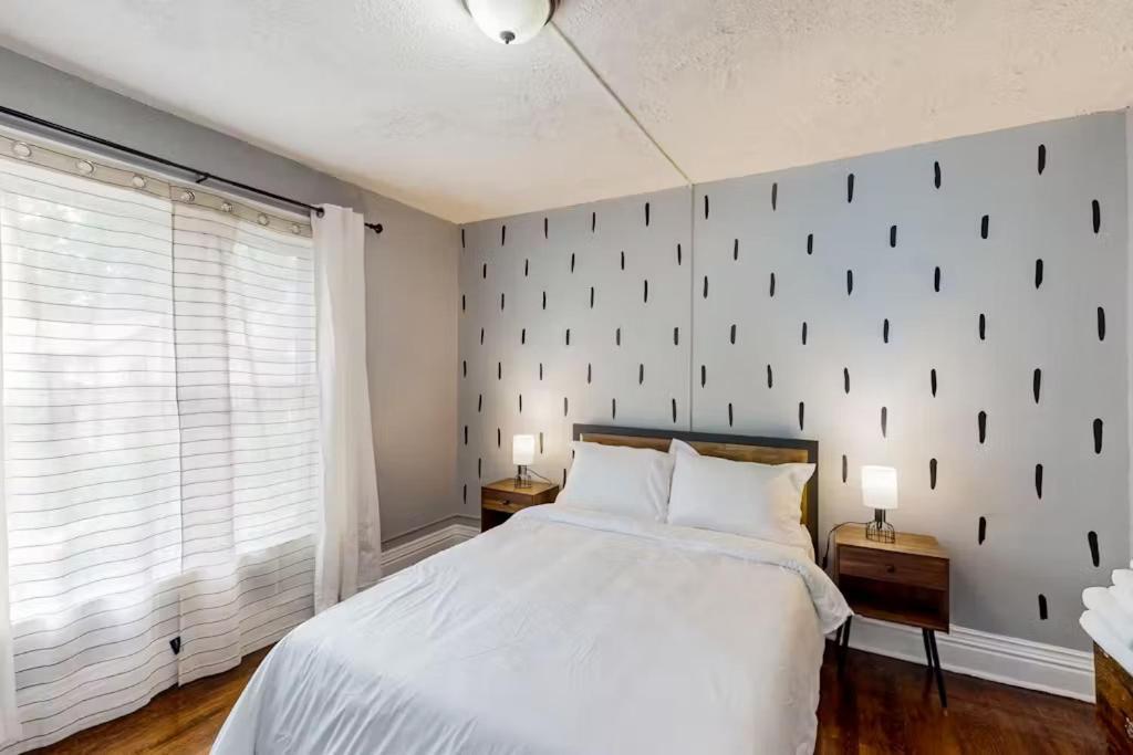 Champlain Gem - 4 Bedroom House Holiday home Rochester