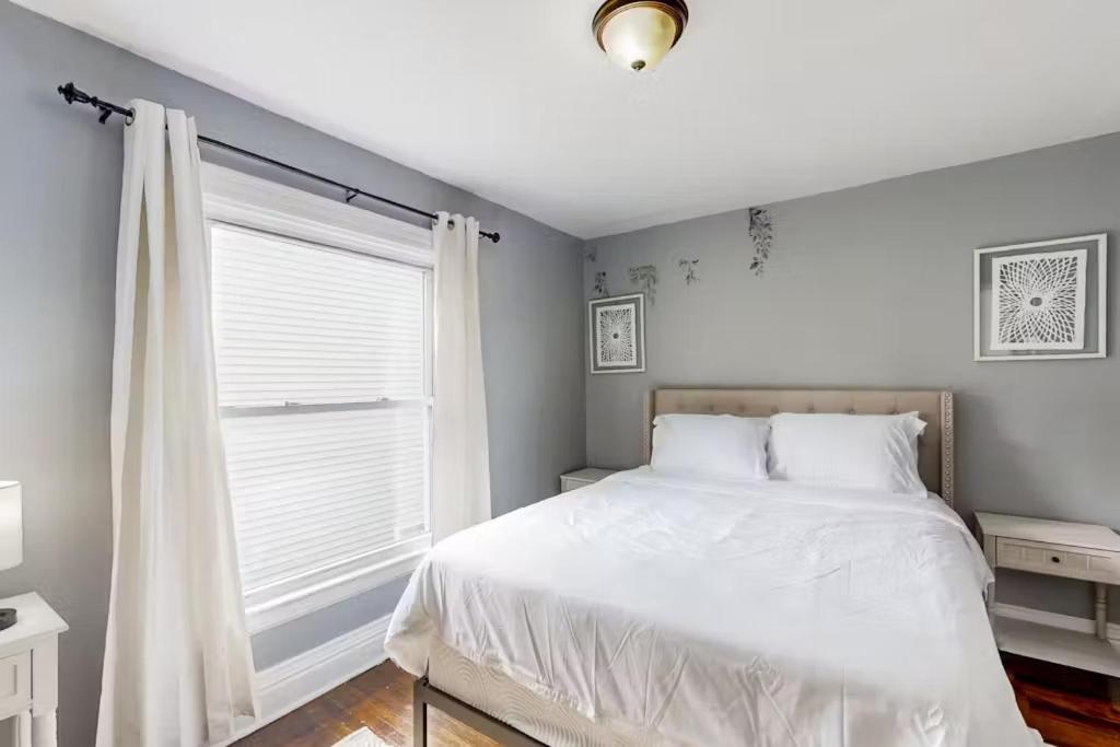 Champlain Gem - 4 Bedroom House Holiday home