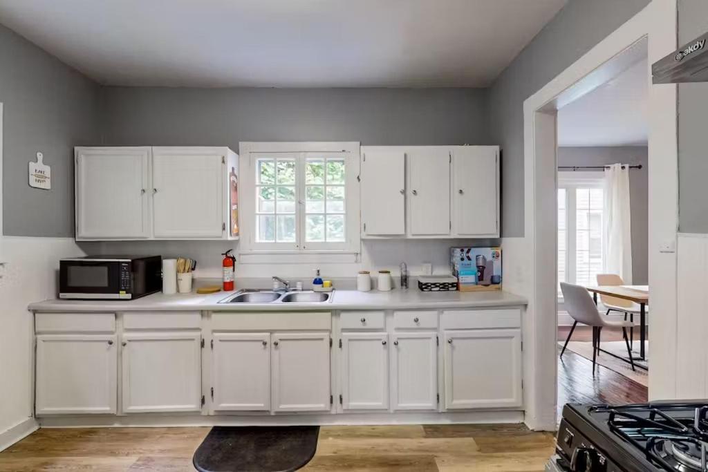 Champlain Gem - 4 Bedroom House Holiday home