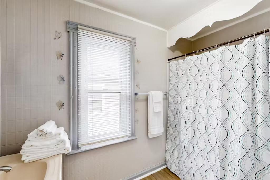 Holiday home Champlain Gem - 4 Bedroom House Rochester
