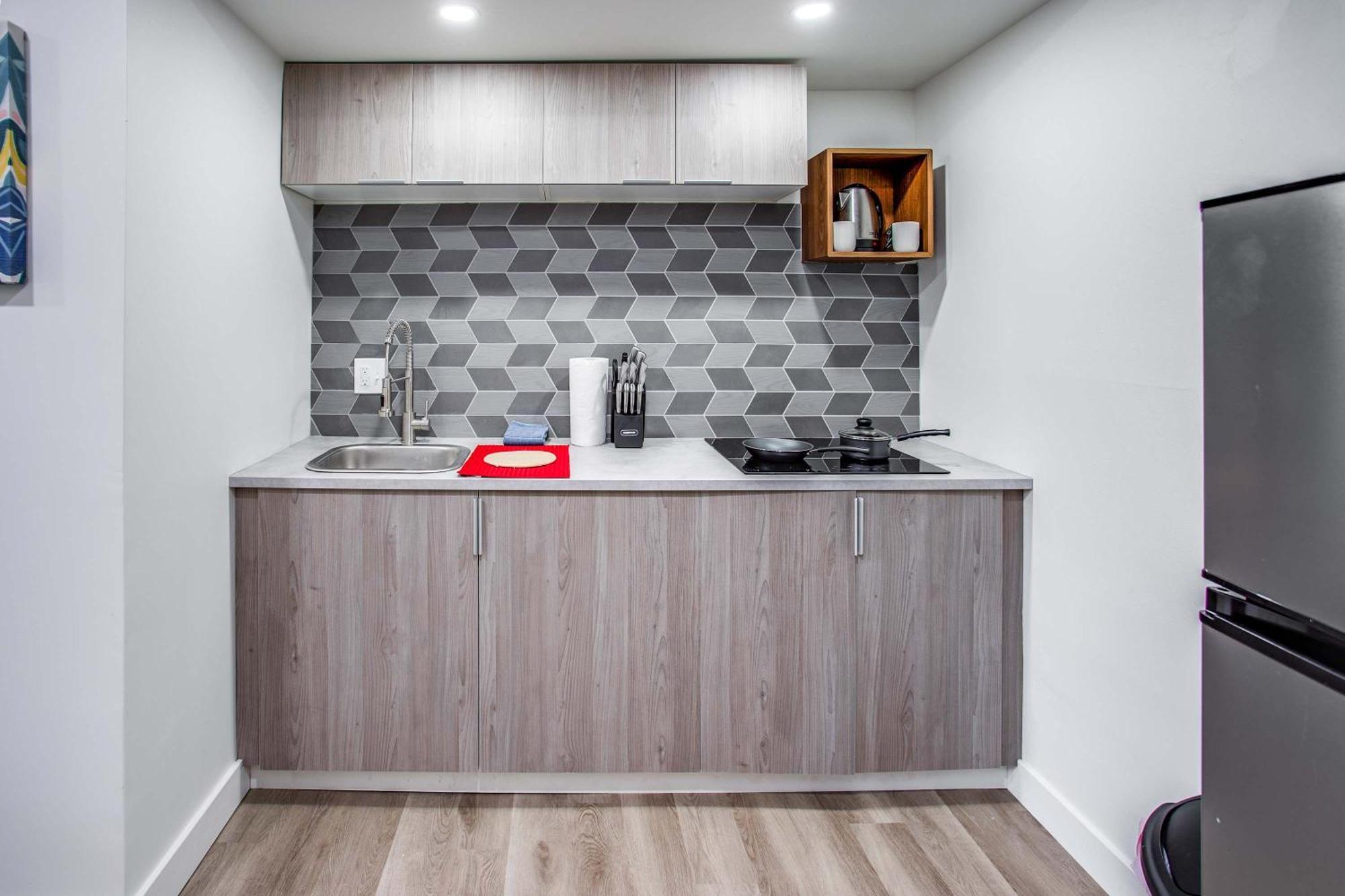 Newly Renovated Bright Apartment