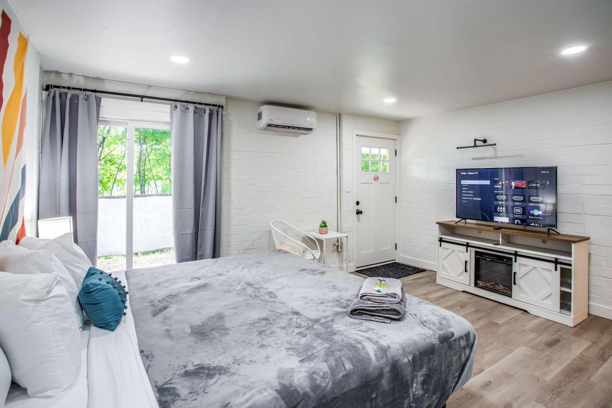 Newly Renovated Bright * Rochester