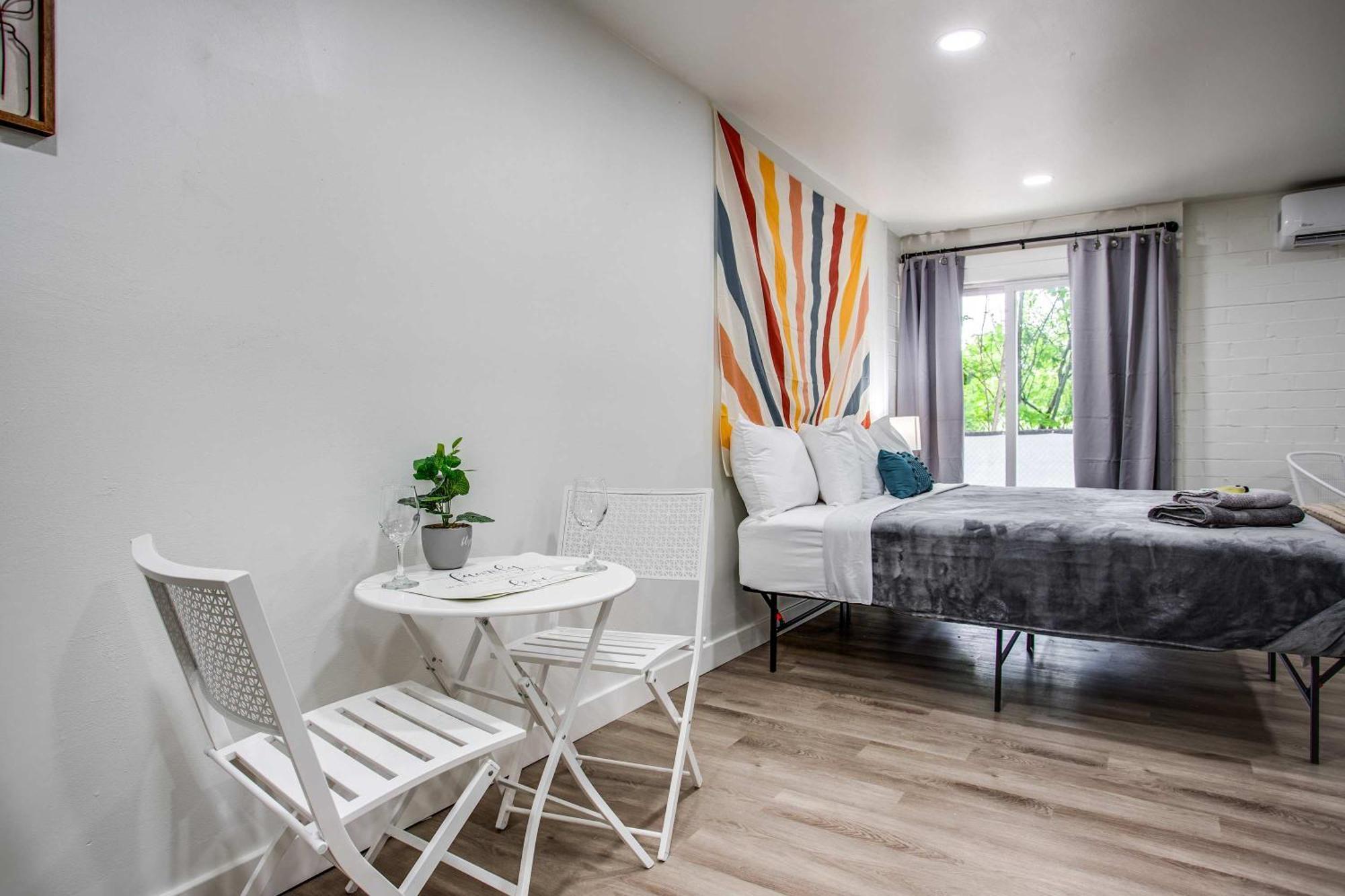 Newly Renovated Bright * Rochester