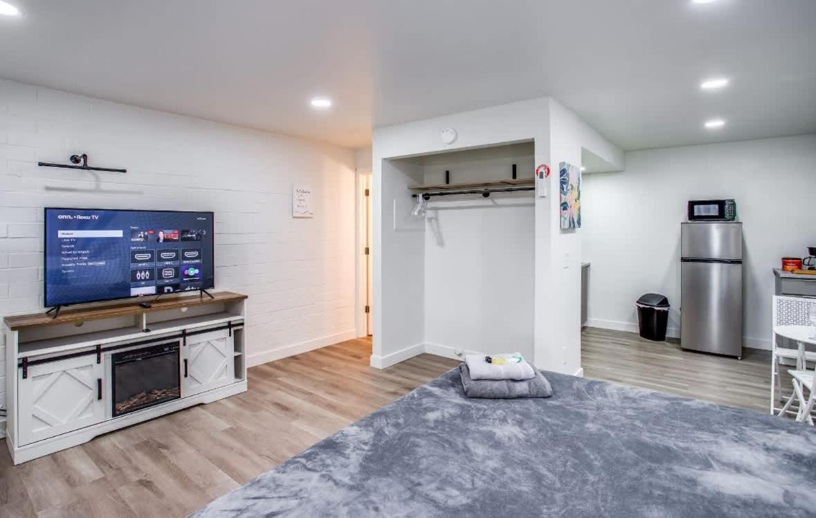 Newly Renovated Bright *