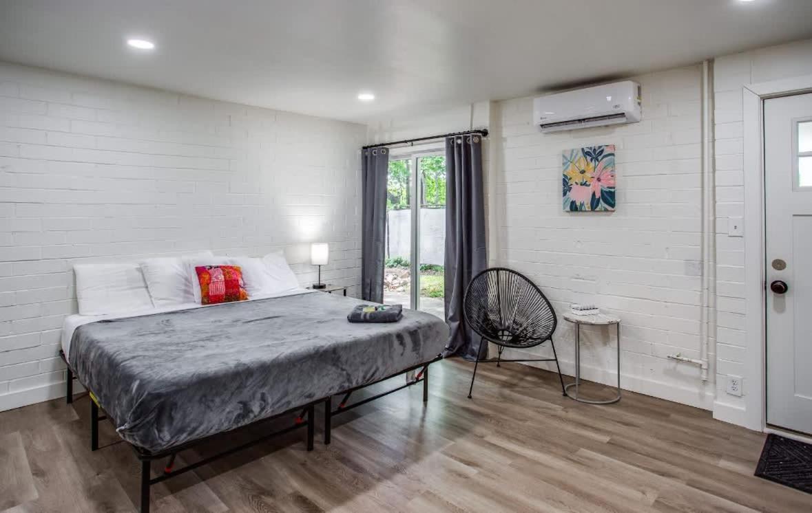 Newly Renovated Bright Apartment Rochester