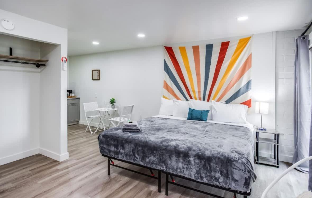 Newly Renovated Bright *