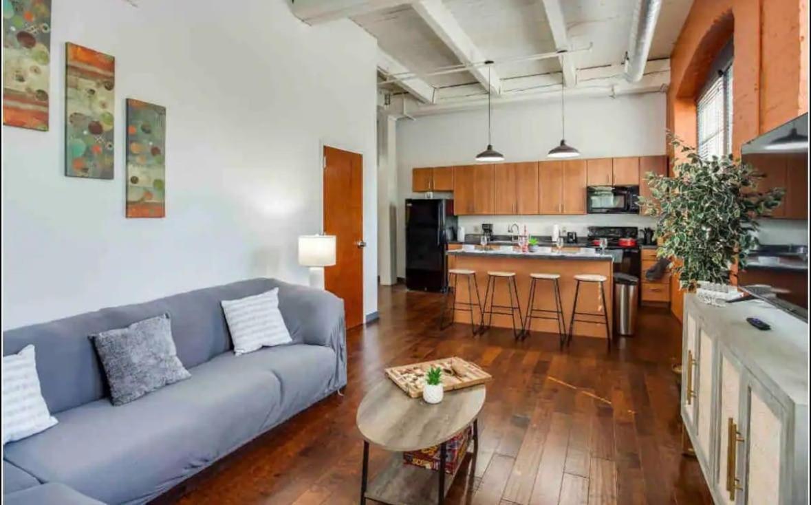 Ny Style Loft With King Bed Apartment Rochester