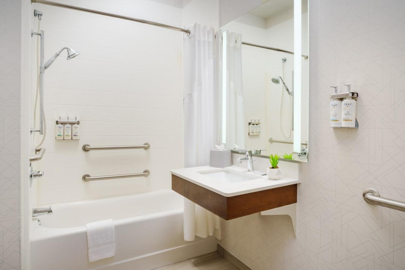 Hotel Express Irondequoit By Ihg 2*