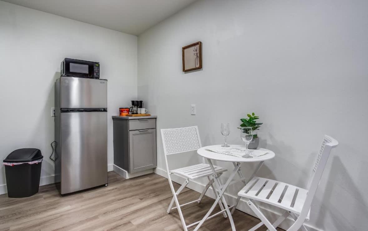 Apartment Newly Renovated Bright Rochester