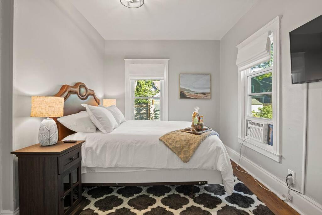 Beautiful One Bed In Lovely Park Ave Neighborhood *